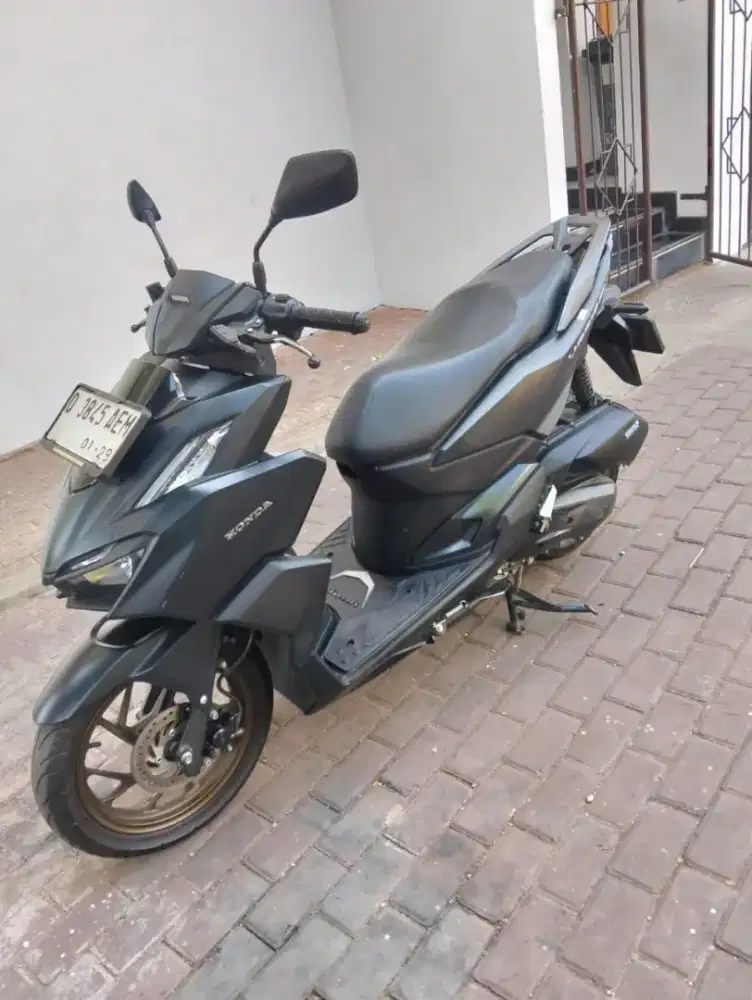 Honda Vario Led 160 Keyless THN 2023 Full Original Mulus Siap Pakai
