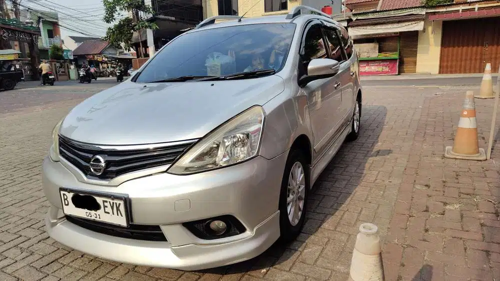 Nissan Grand livina 2013 Bensin