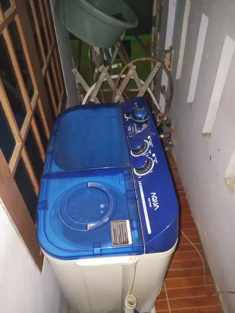 mesin cuci aqua