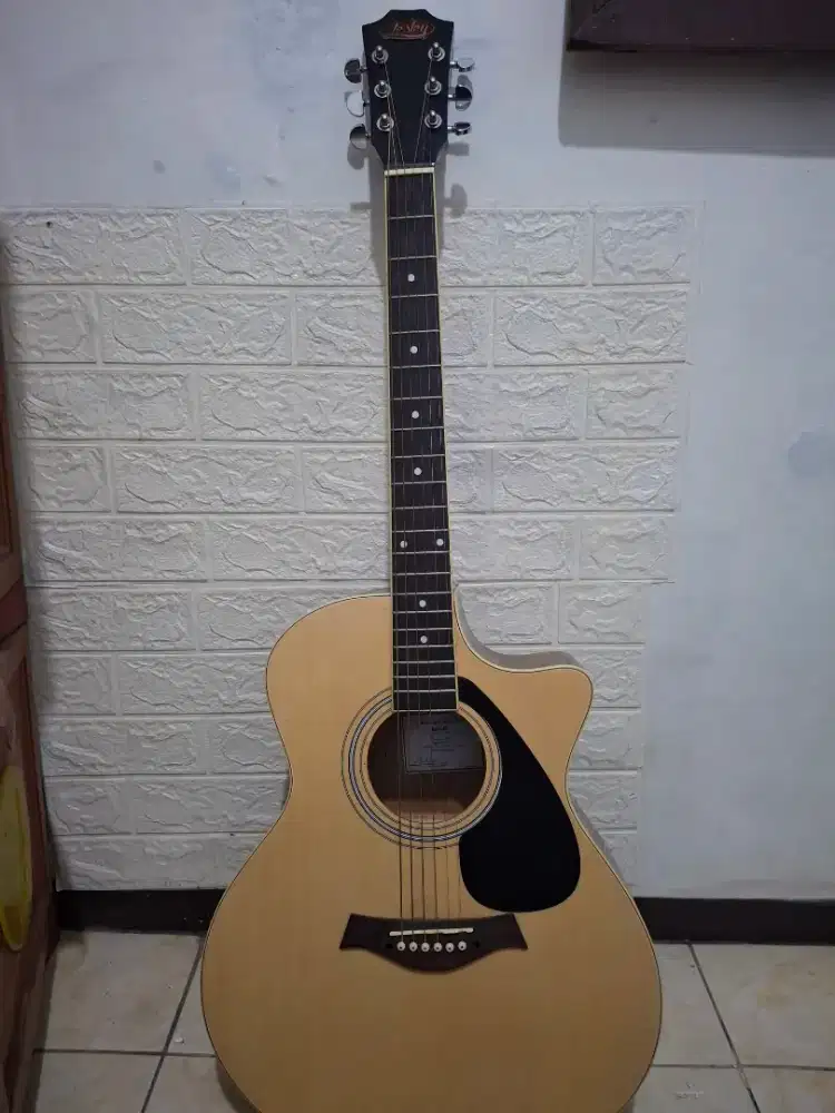 Gitar akustik elektrik merek Lesley AC01