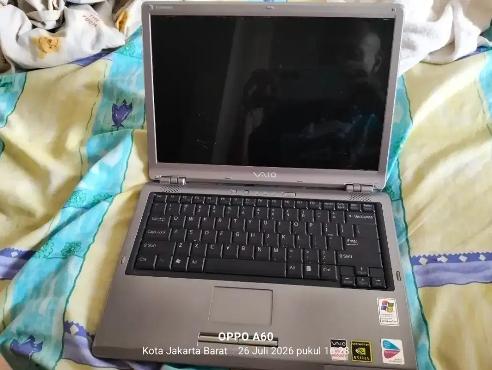 Sony Vaio hitam