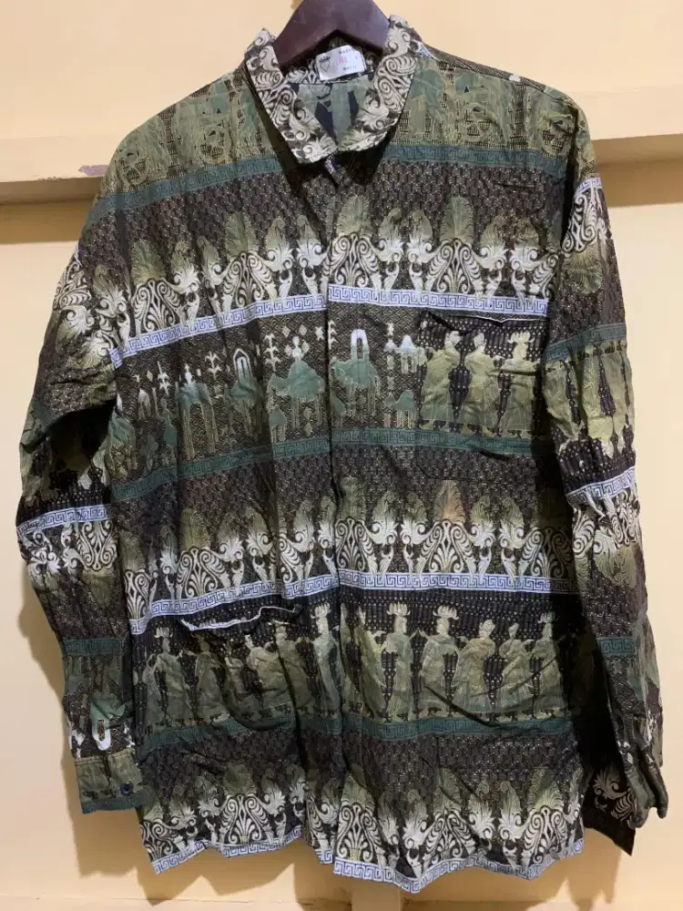 Kemeja batik pria abstrak casual batik Solo Semar Hadinata Trusmi Iwan