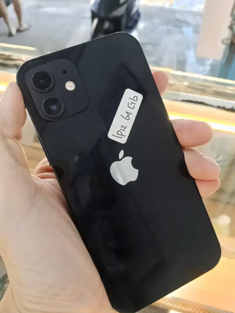 IPhone 12 64 GB black