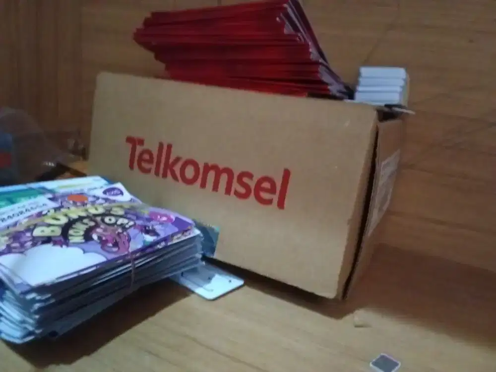 Kartu perdana Telkomsel XL Axis