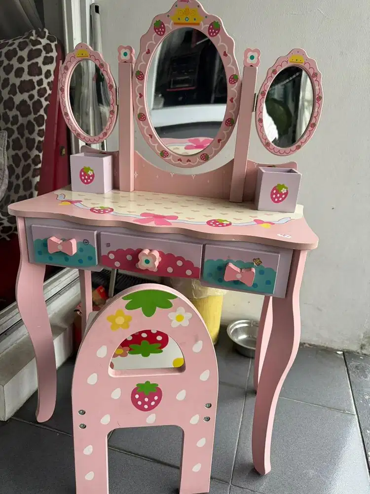 Preloved Meja Rias Anak Wooden