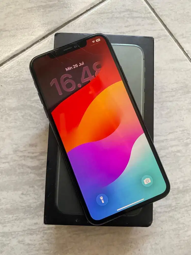 Iphone 11 pro max 64gb Garansi resmi ibox ada minus