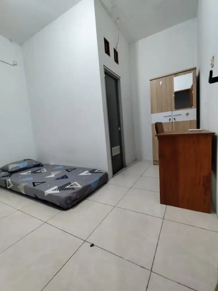 KOST TIDAK BEBAS KEBAYORAN BARU BLOK A STRATEGIS TENANG BERSIH