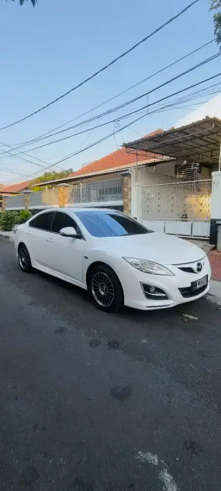 Mazda 6 Sedan 2,5 ltr putih