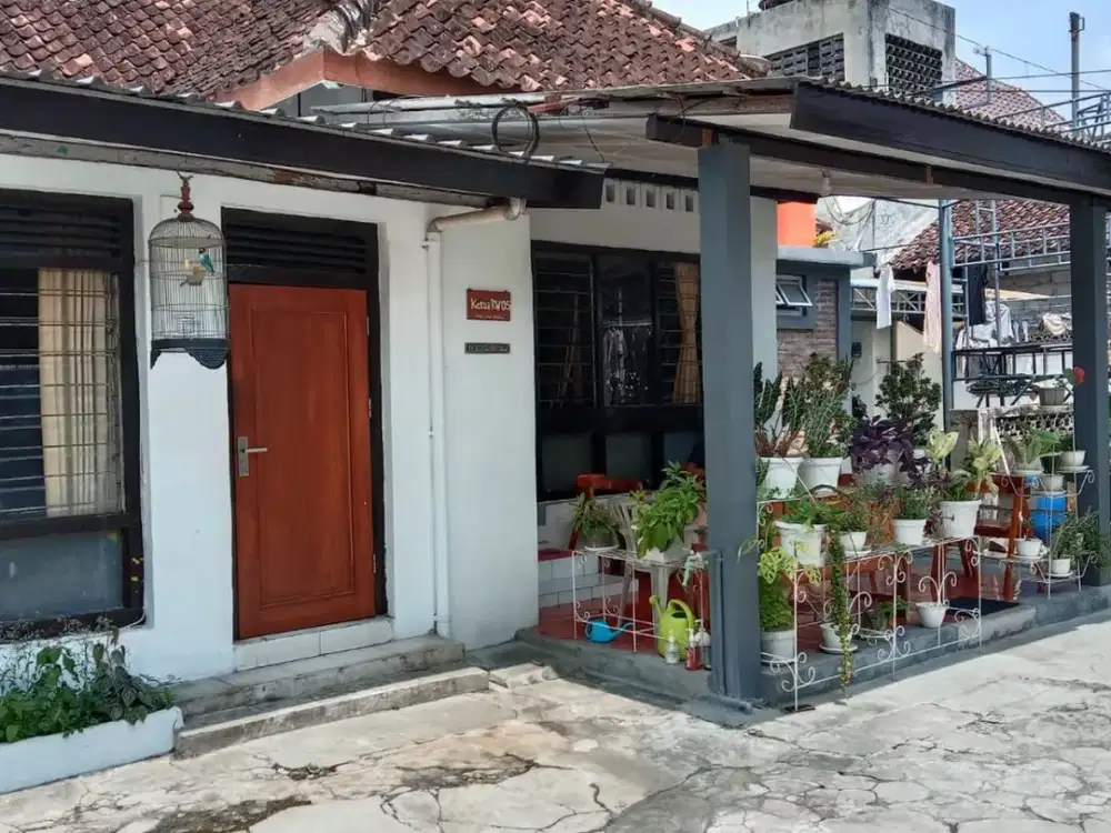 RUMAH + RUANG USAHA DI TENGAH KOTA JOGJA