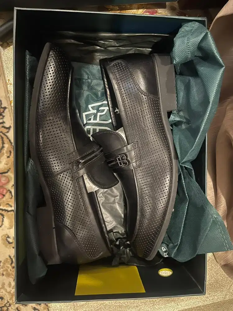 Everbest Ximeno Loafers.