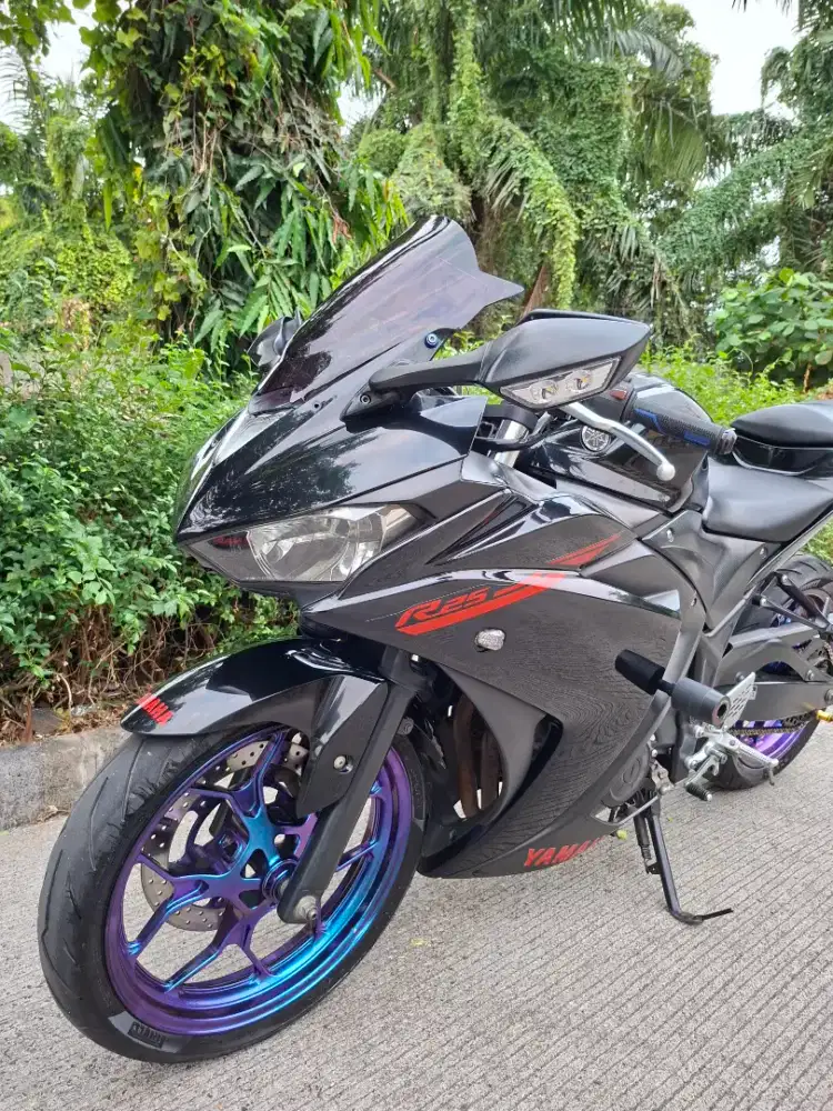 Yamaha R25 Black Modif simple