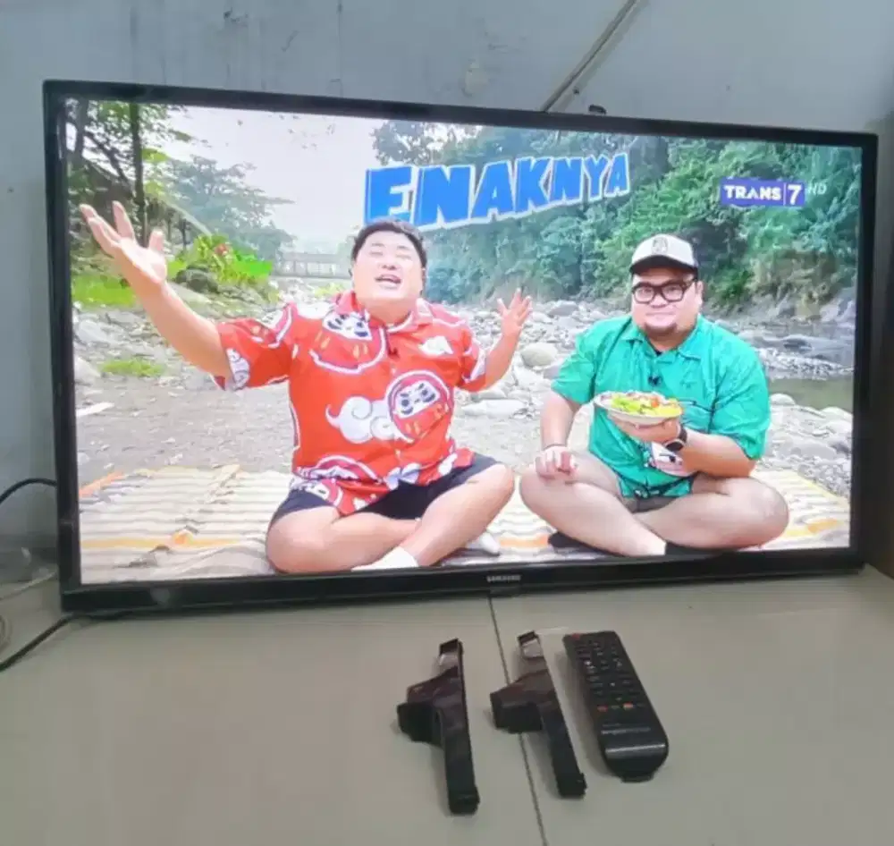 Tv LED Samsung 32inch digital kondisi normal smua.tingggal nonton.