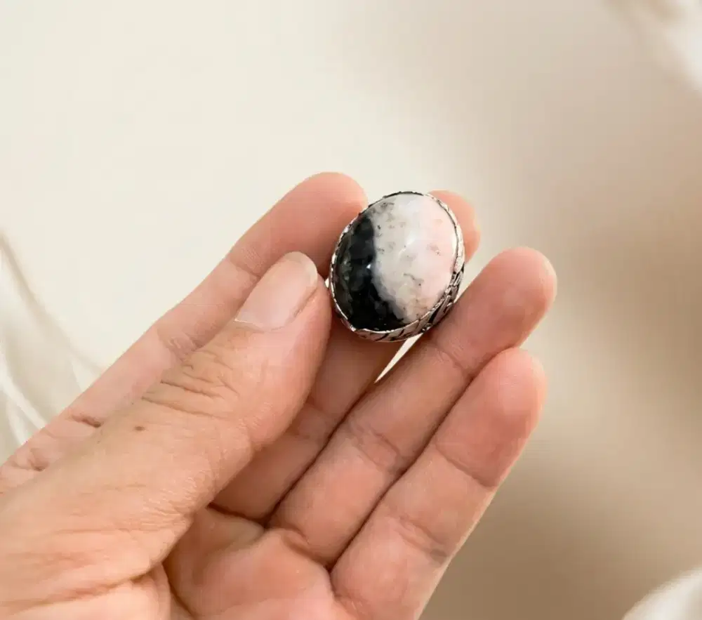 Batu panca warna natural dari garut