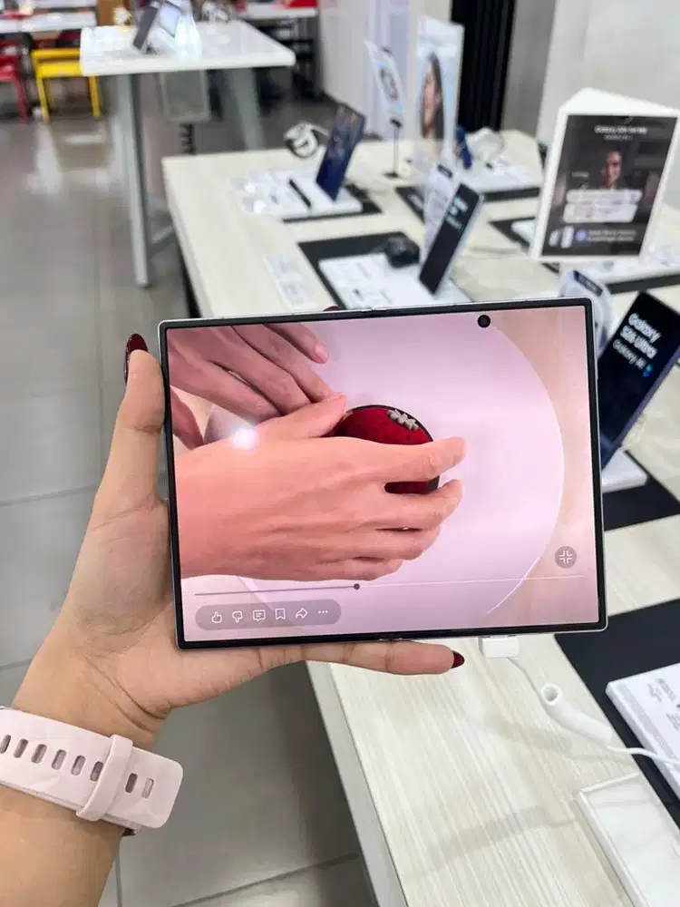 PREE-ORDER SAMSUNG GALAXY ZFOLD 8 DAPATKAN CASHBACKK! PROMO CICILAN!