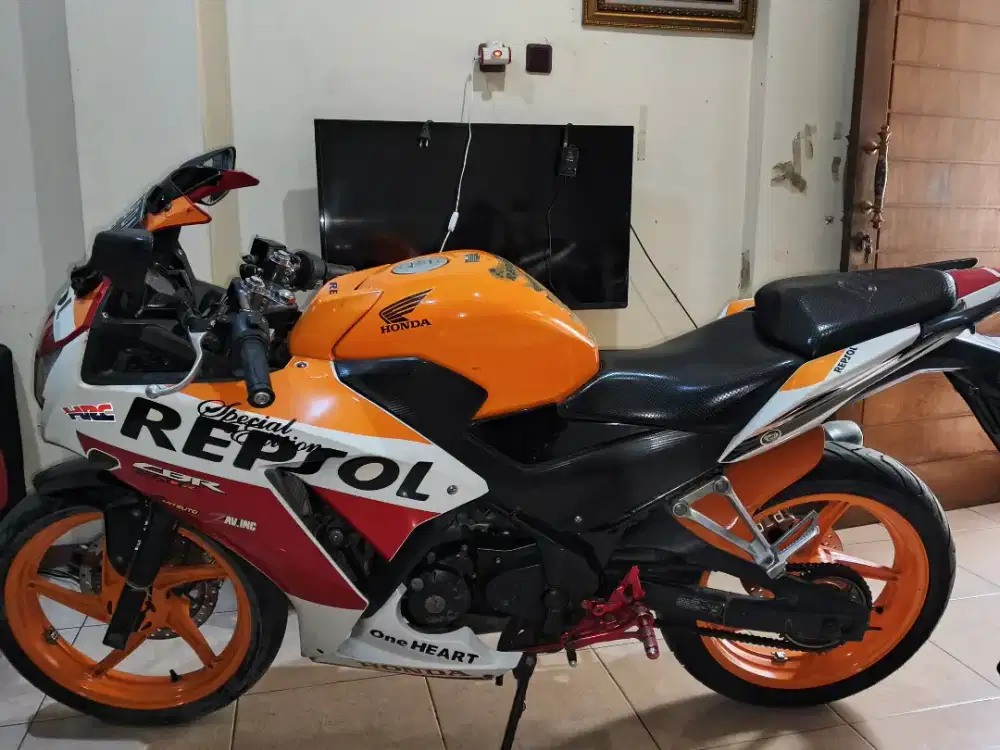 Honda CBR 150cc repsol mulus