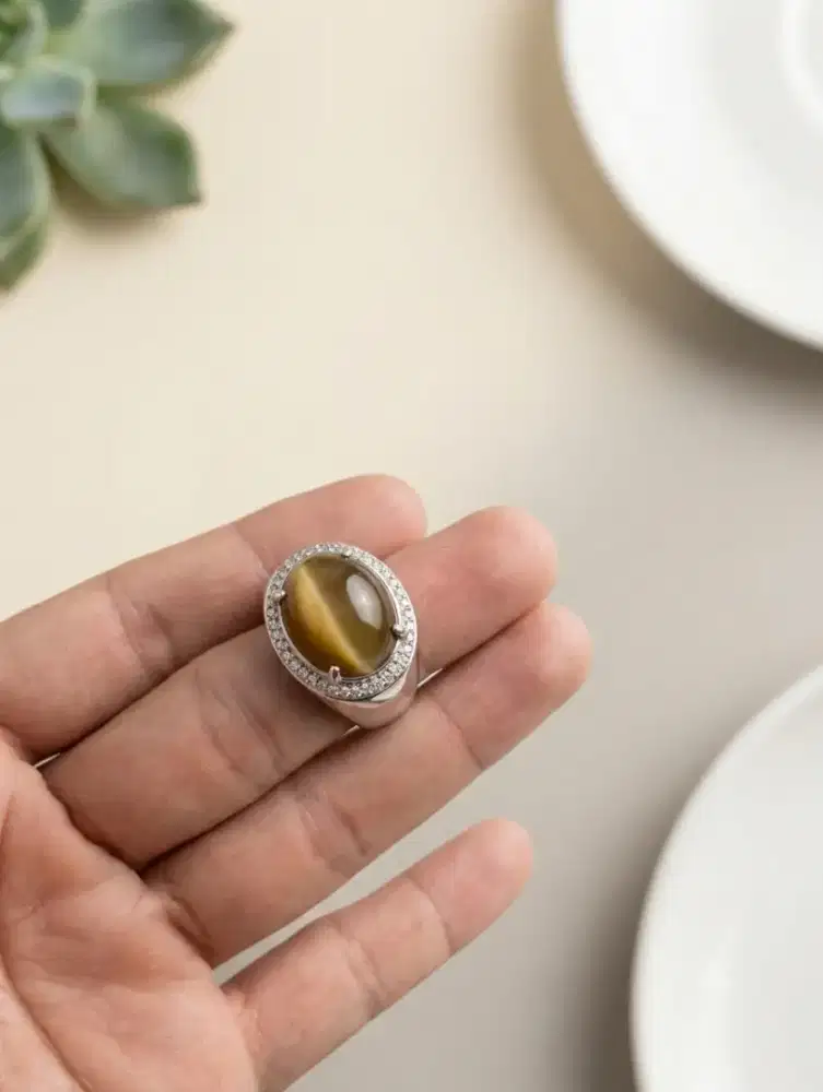 Batu Angur Pacitan cat eye natural