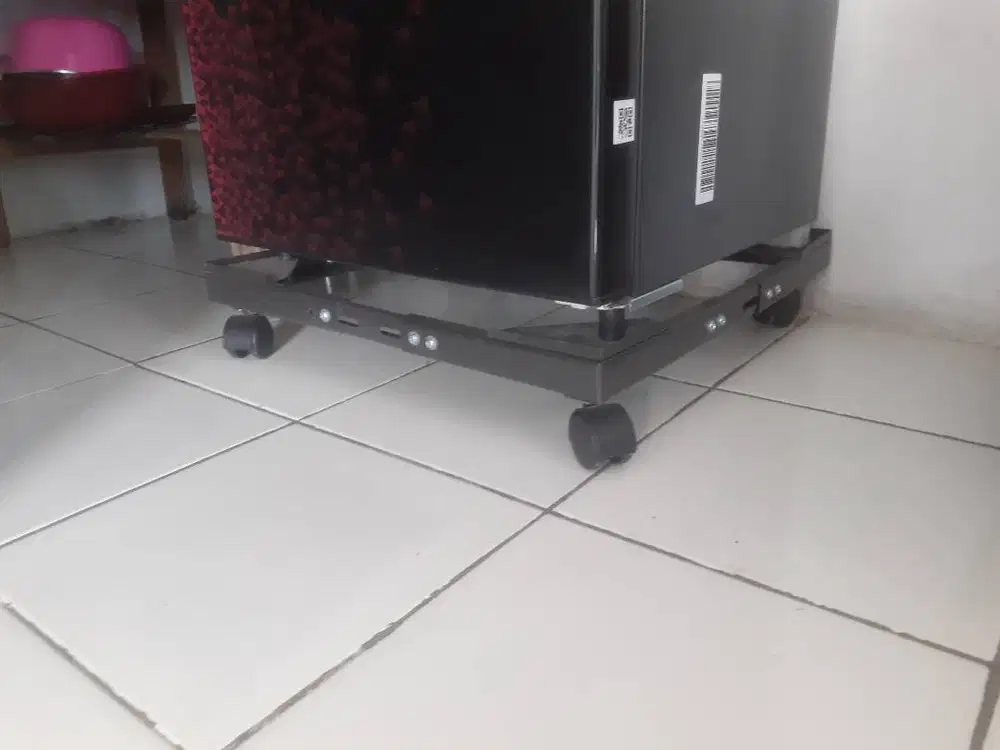 KULKAS SHARP 1 PINTU  KONDISI SEPERTI BARU!  MASIH BERGARANSI️