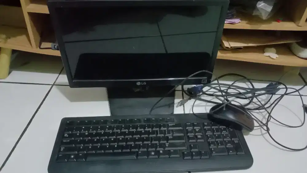LED Monitor LG 16 inc