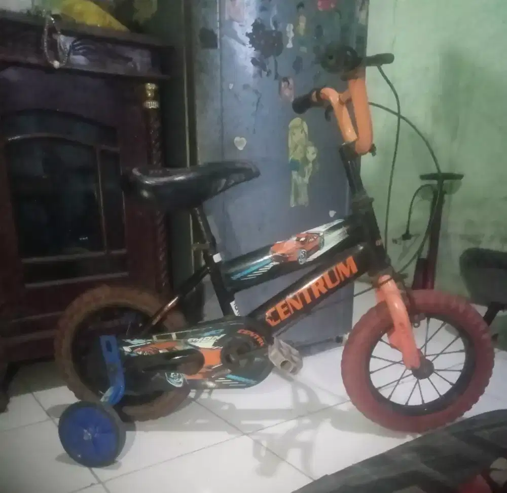 Sepeda anak cowok centrum UK 12