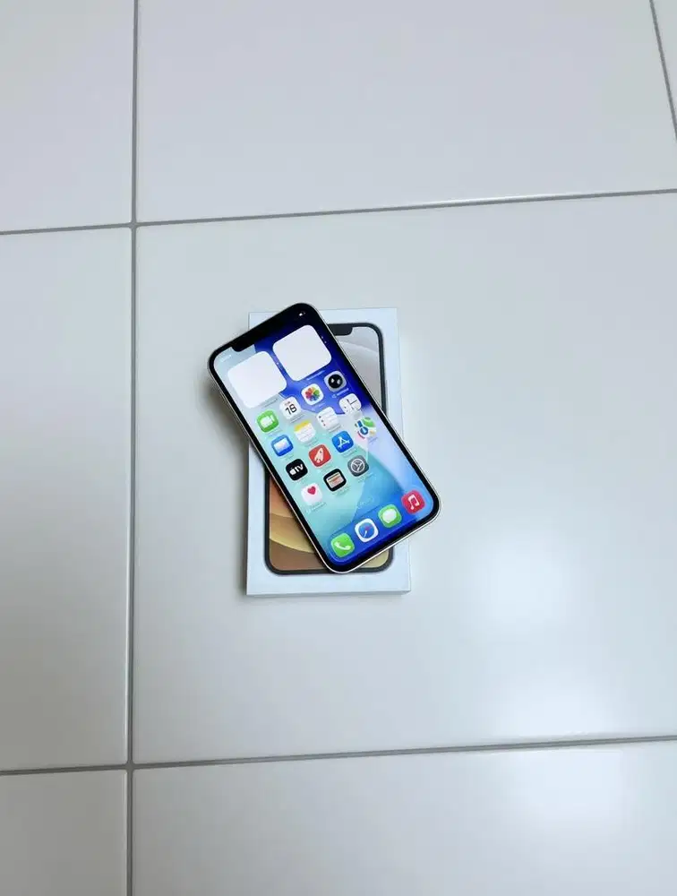IPhone 12 128gb, white