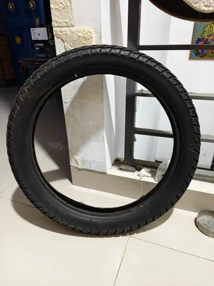 Ban IRC NR 65 ukuran 3.00/18 untuk belakang RX king