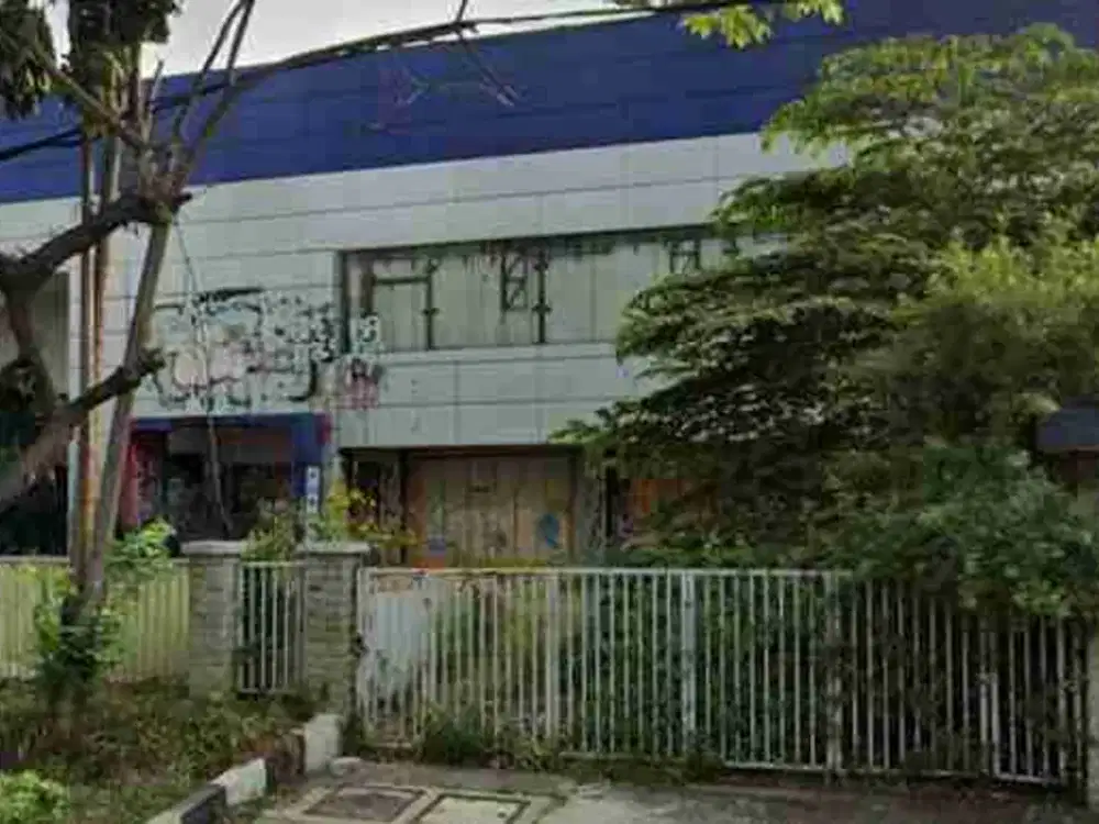 Bangunan Ex Showroom Jl. Slipi S. Paman Jakarta Barat