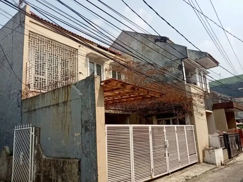 Rumah 2Lt di H. Naim Cipete Utara, Hanya 3 Menit Ke MRT Haji Nawi