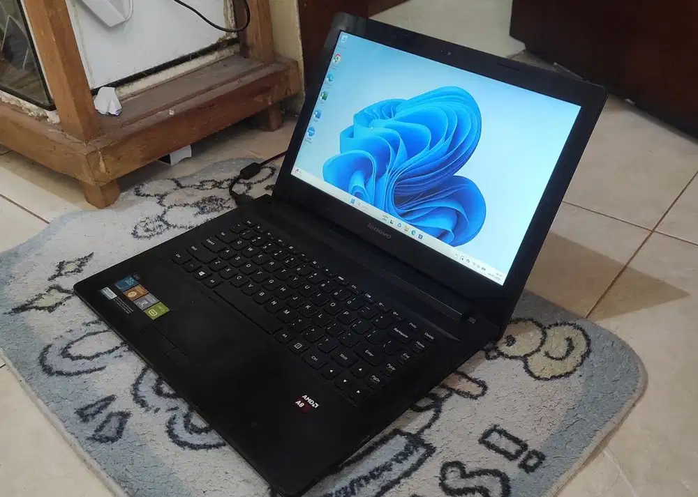 Jual laptop Lenovo siap pakai AMD A8-6410 APU with AMD RAM 8 GB
