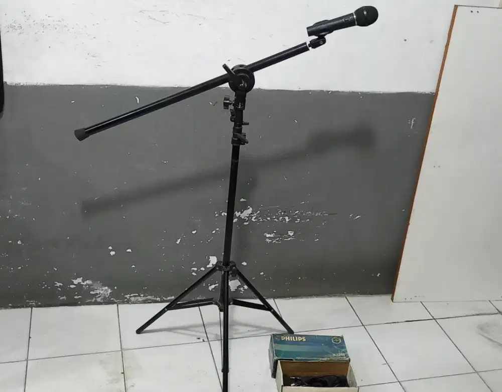Mic Kabel  dan Stand Mic Besar,besi tebal,NET