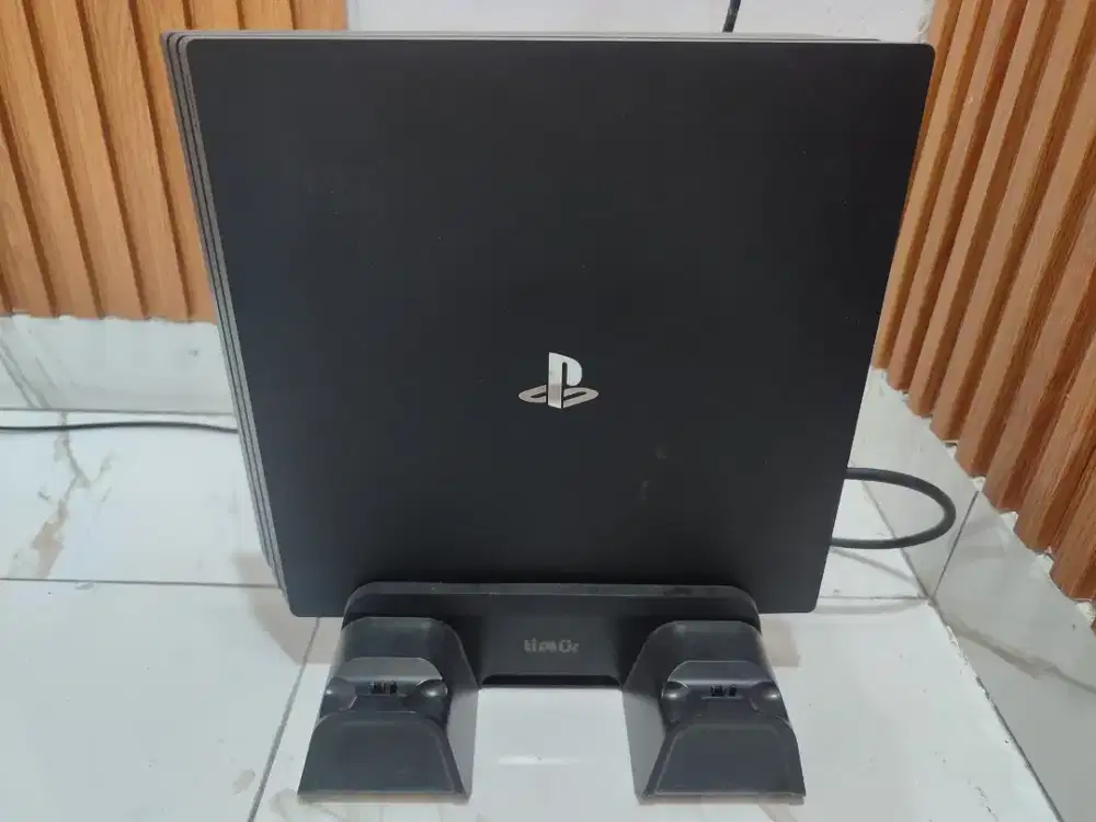 PS 4 Pro Tipe CUH 72