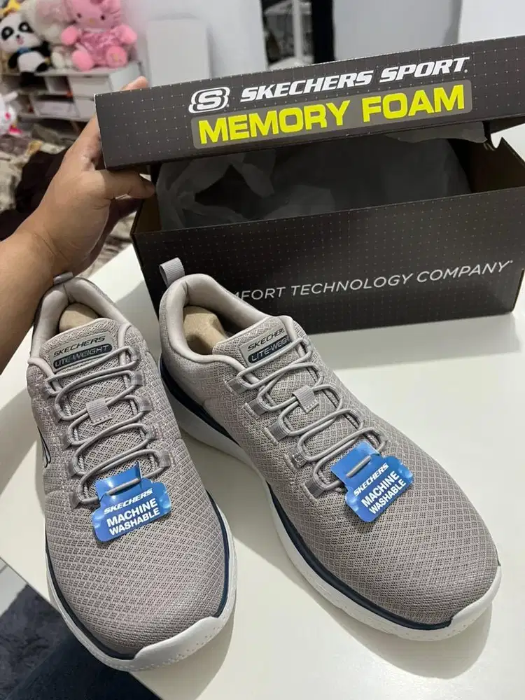 SEPATU SKECHERS