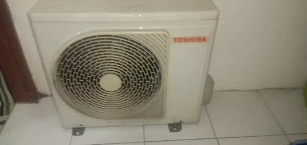Out door thosiba 1 pk + pasang