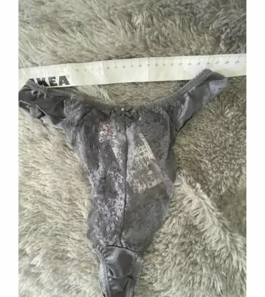 Celana dalam baru abu