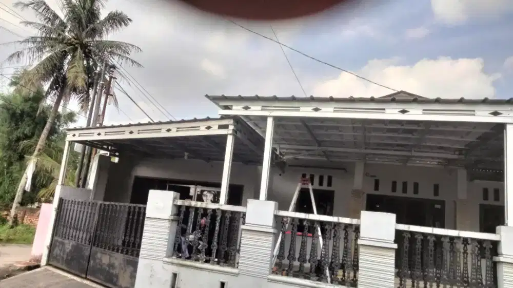 Menerima pemasangan rangka baja ringan