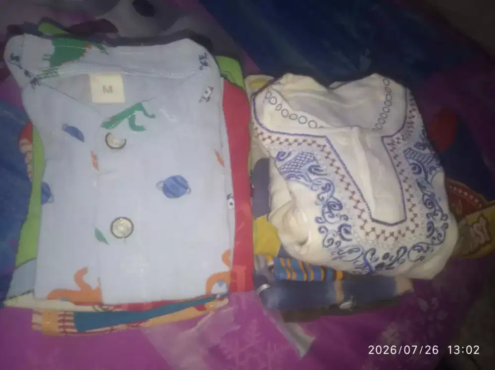 Baju bayi untuk perempuan dan laki-laki