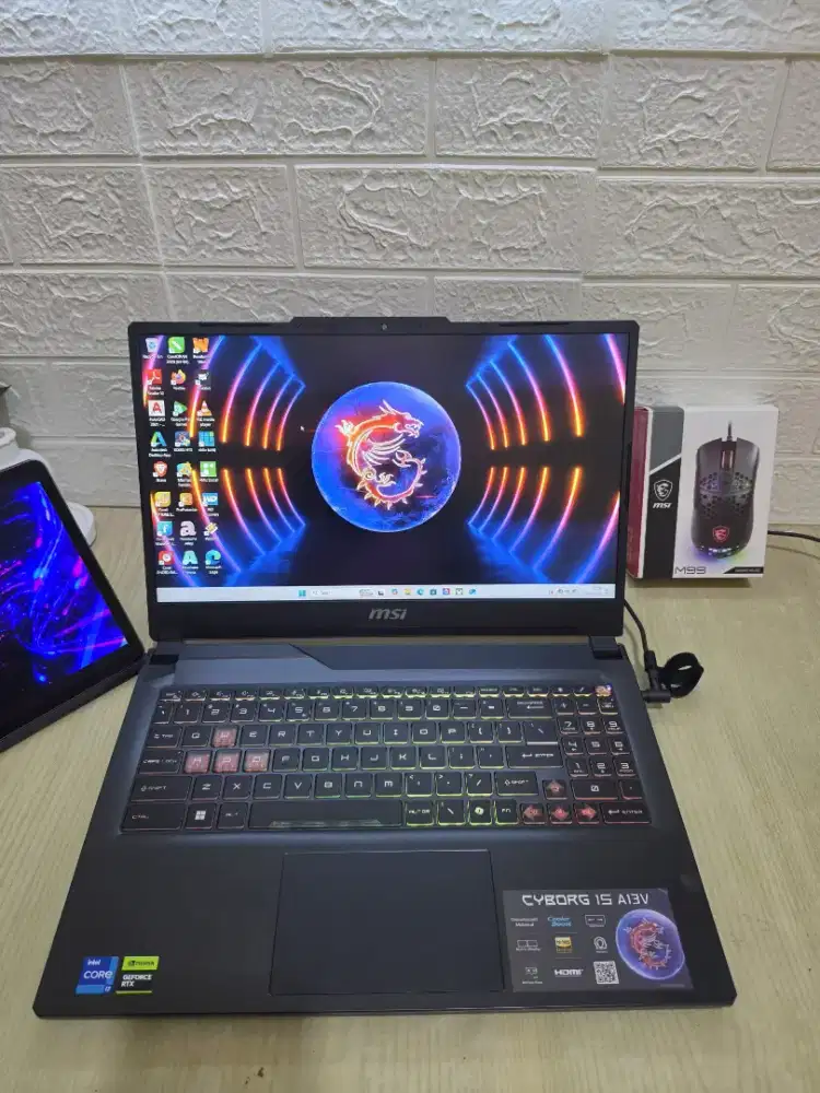 Laptop Gaming MSI Cyborg 15 i7 Gen 13 RTX 4060