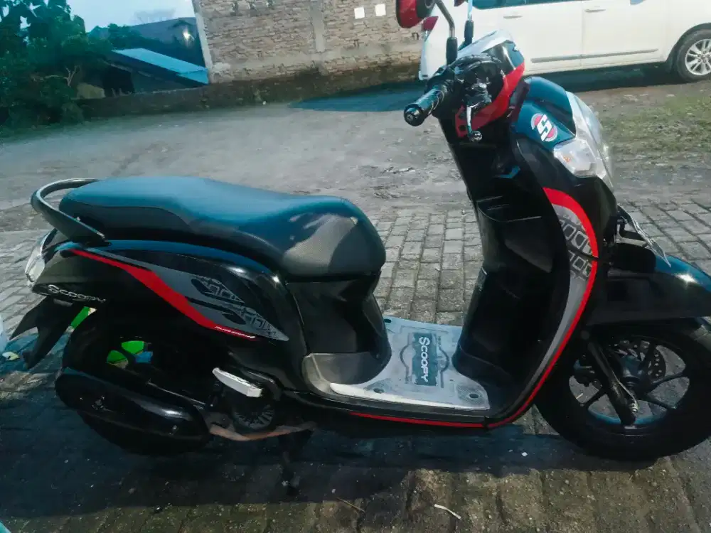 Honda Scoopy 2019 Mesin Halus KM 35 Ribu Surat Lengkap Nego
