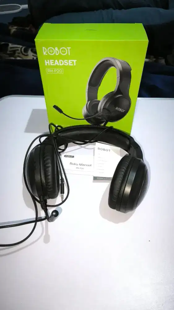 headphone robot