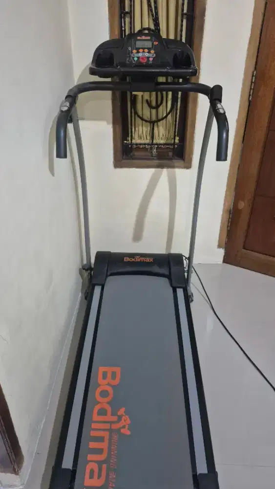 Treadmill Bodimax Running Machine Like New Jarang Dipakai