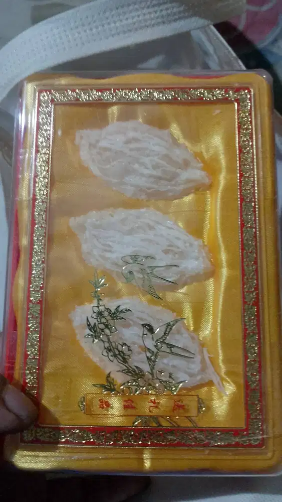Halo, saya mau jual sarang walet Isi: 4 keping kering, masih segel Est