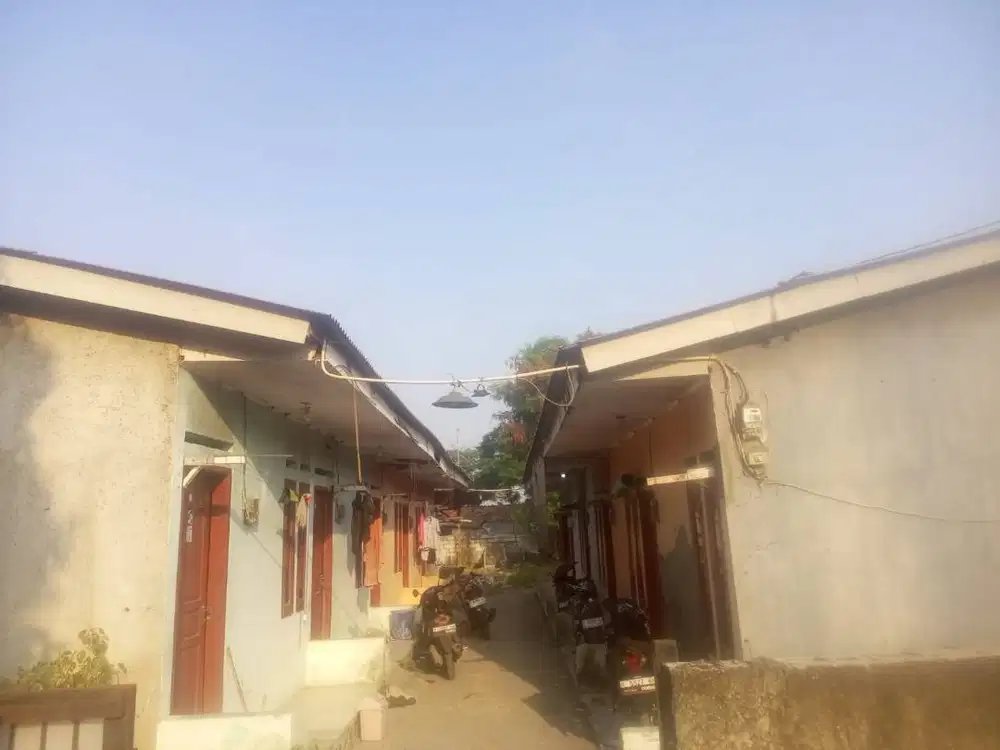 Dijual Tanah 584 m² dan Bangunan Kos di Kawasan Industri