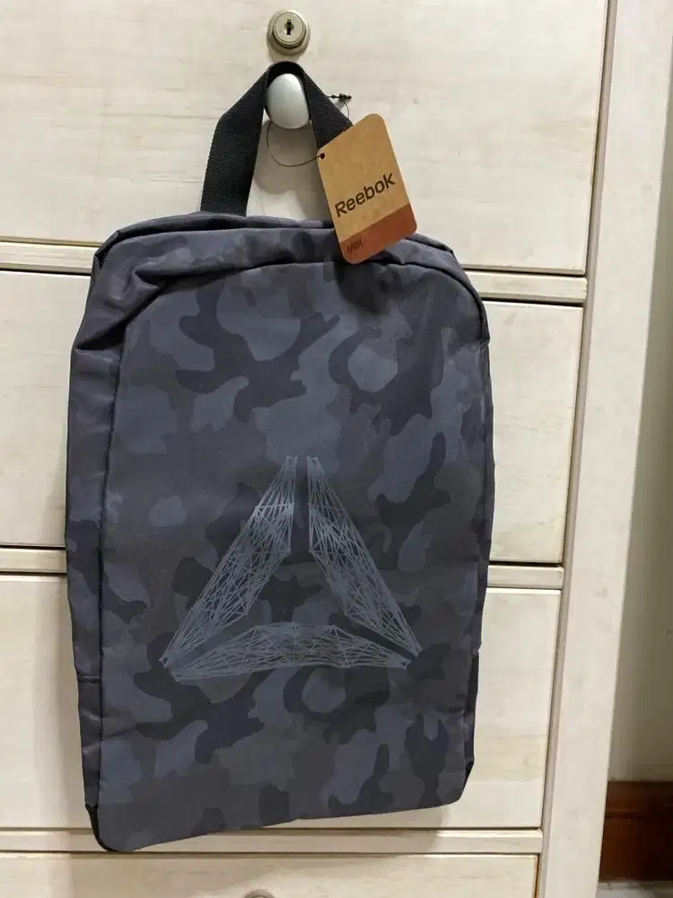 Tas Sepatu Reebok