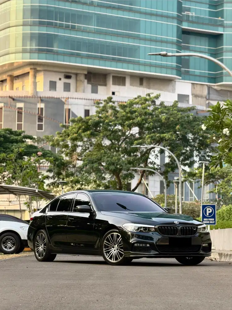 CASH BMW 530i FULL BODYKIT M SPORT 2018 LOW ODO Good Condition
