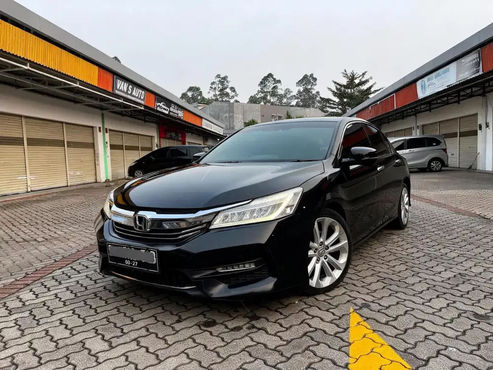 DP 5 JT HONDA ACCORD VTIL AT 2016 HITAM FACELIFT GRILL