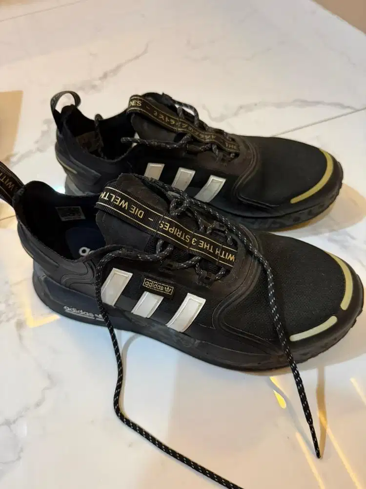 Sepatu adidas nmd black size 42