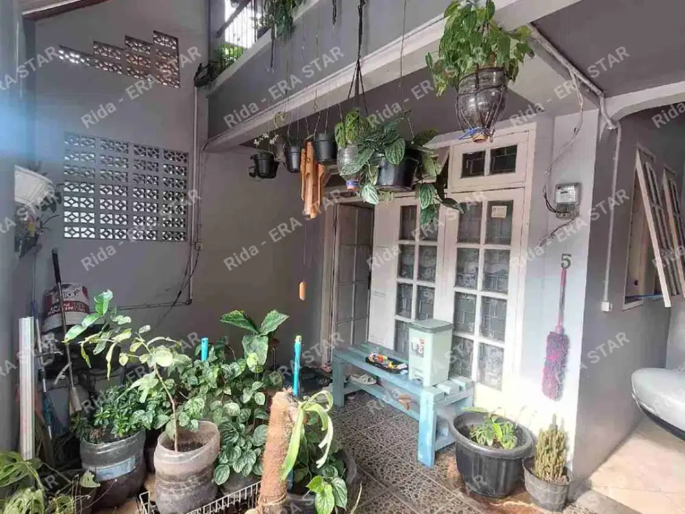 Dijual Rumah Bagus Minimalis siap huni di depan taman dalam perumahan premium di Rawamangun Jakarta Timur