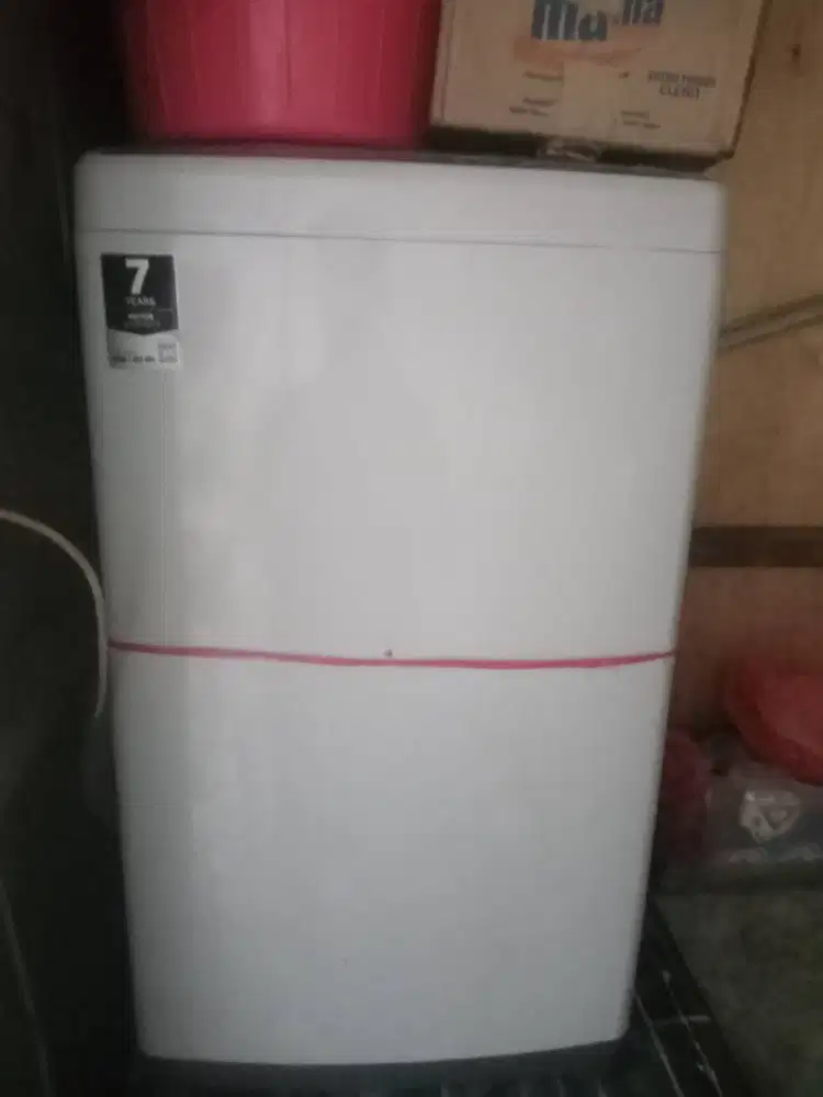 Dijual cepat mesin cuci merek Aqua