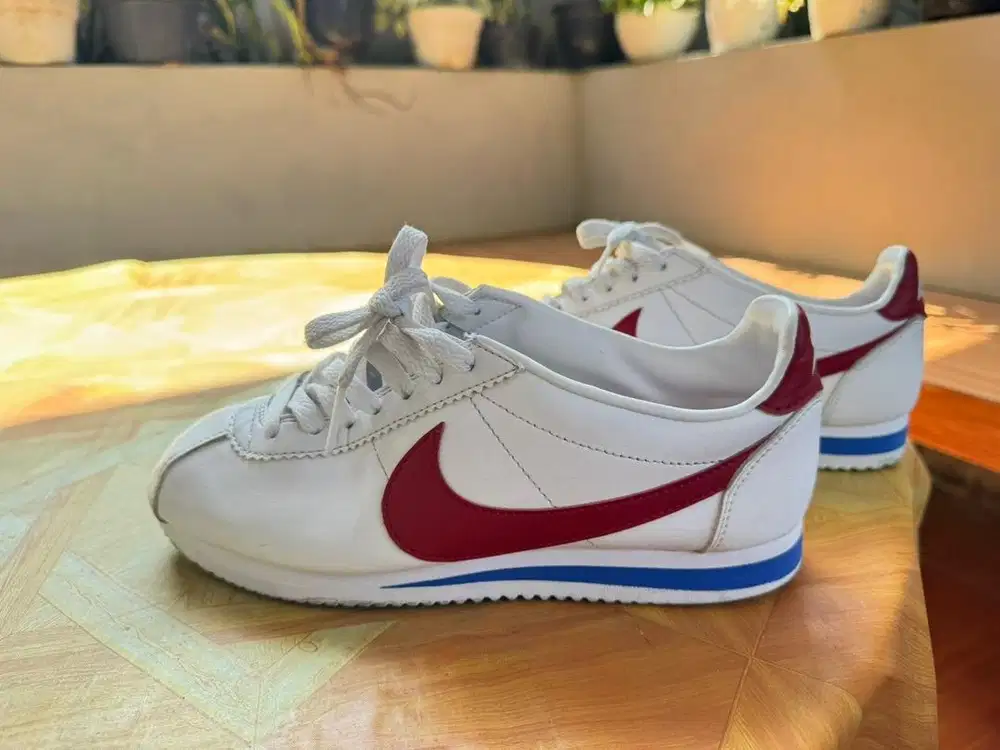 Nike cortez white