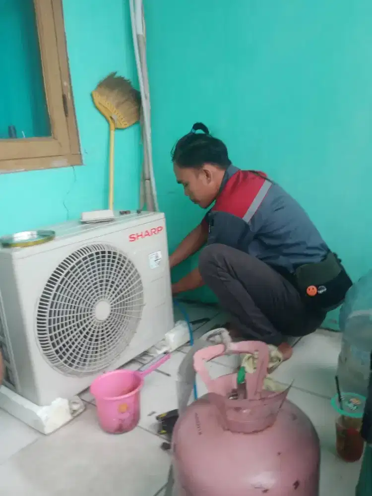 jasa servis ac perbaikan ac cuci rutin ac bocor bongkar pasang