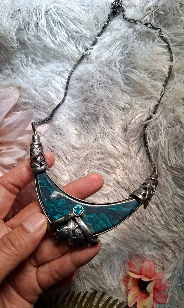 Vintage Crescent Bib Statement Necklace - Tosca Mosaic Style